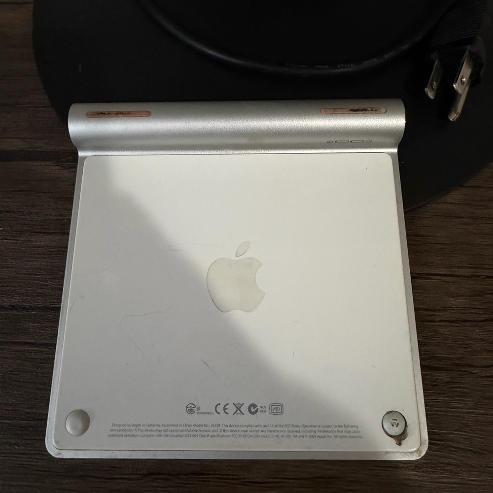 Apple Silver Wireless Keyboard - Picture 5 of 5